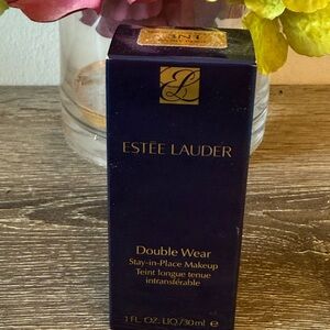 Estee Lauder Blue Foundation Long-Wearing Makeup